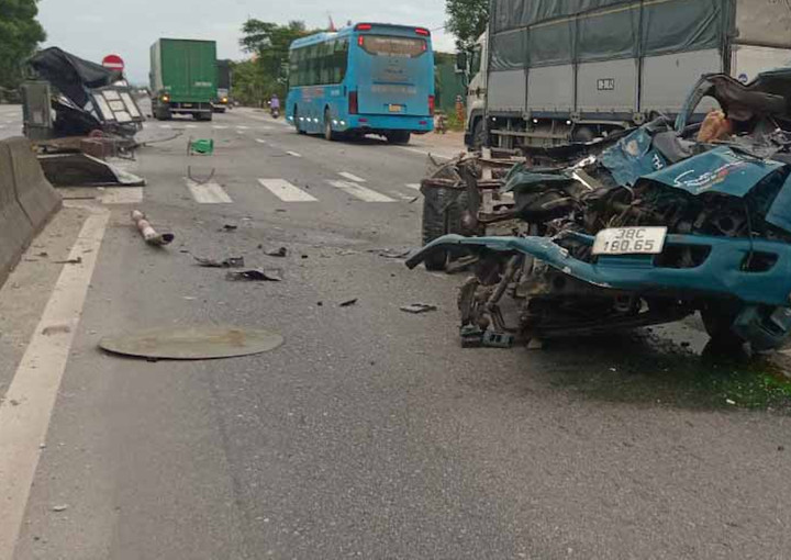 Hiện trường vụ tai nạn do bị cáo Hải gây ra. (Ảnh: H.T.V)