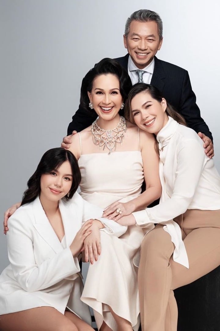 Tổ ấm viên mãn của "nữ hoàng ảnh lịch" Diễm My.