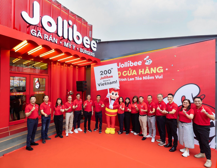 Cửa hàng thứ 200 của Jollibee Việt Nam tại địa chỉ 704, Hậu Giang, Phường 12, Quận 6, TP.HCM.