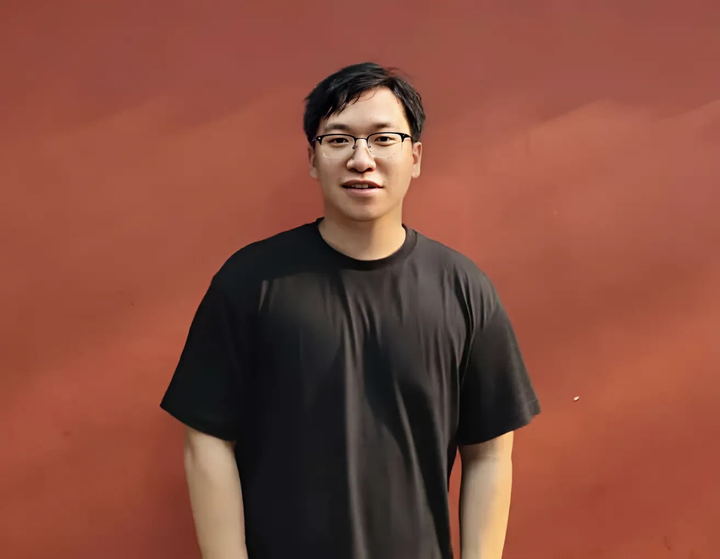 Trương Lâm Phong tốt nghiệp tiến sĩ ở tuổi 27. (Ảnh: Đại học Giao thông Thượng Hải)