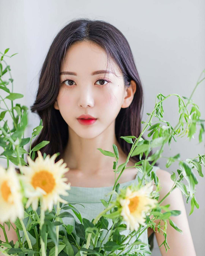 Nữ MC Oh Yoan Na đột ngột qua đời ở tuổi 28.