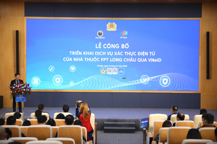 Mua thuốc trực tuyến từ FPT Long Châu qua ứng dụng VNeID - 1