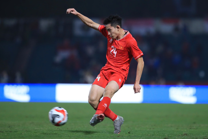 Hai Long thi đấu nổi bật.