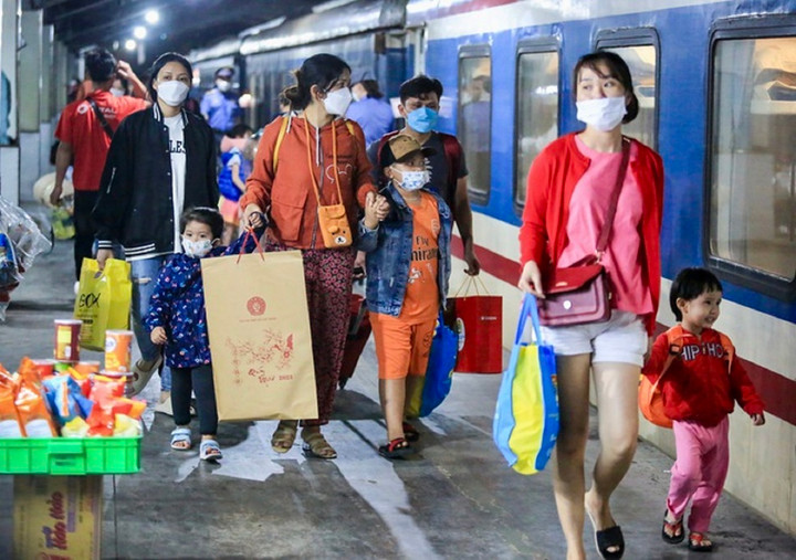 Vé tàu hoả Tết cũng khan hiếm, đắt đỏ. (Ảnh minh hoạ).