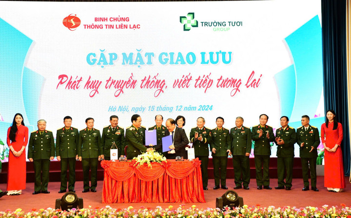 Giao lưu giữa Binh chủng Thông tin liên lạc và Tập đoàn Trường Tươi - 1