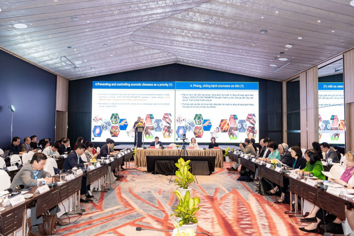 Four Paws International đồng chủ trì Nhóm Công tác Kỹ thuật về Động vật Đồng hành tại diễn đàn.