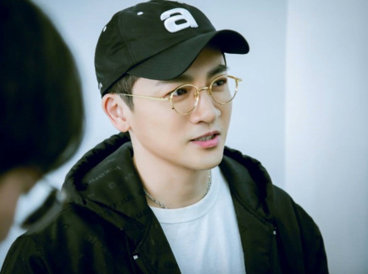 Tô Hữu Bằng là người duy nhất không vướng scandal trong dàn diễn viên chính.