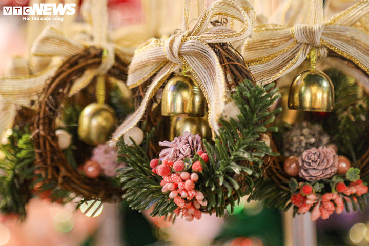 Sắp đến Noel, 'thủ phủ' bán đồ trang trí ở Hà Nội vẫn ế ẩm - 13