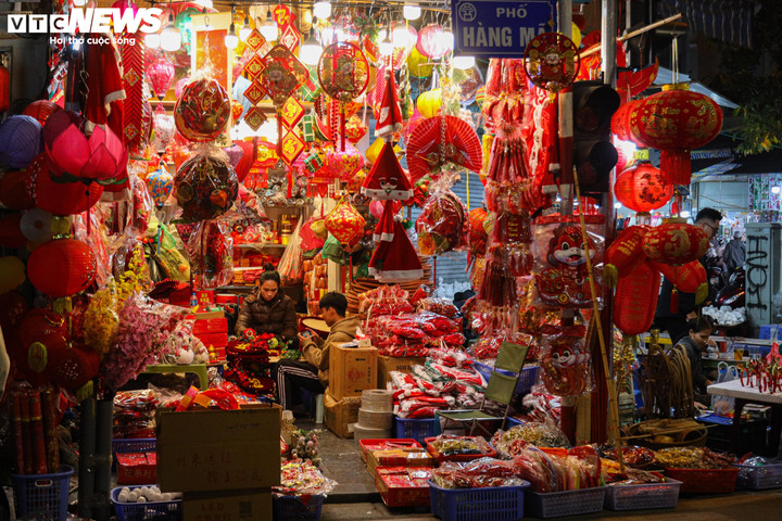 Sắp đến Noel, 'thủ phủ' bán đồ trang trí ở Hà Nội vẫn ế ẩm - 15