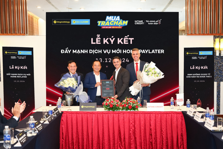 Home Credit ký kết hợp tác toàn diện với Thế Giới Di Động - 1