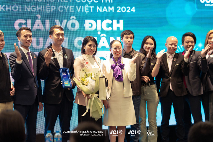 Đội thi Tre Thanh Phát xuất sắc giành ngôi vị Quán quân của Đấu trường Khởi nghiệp CYE 2024.