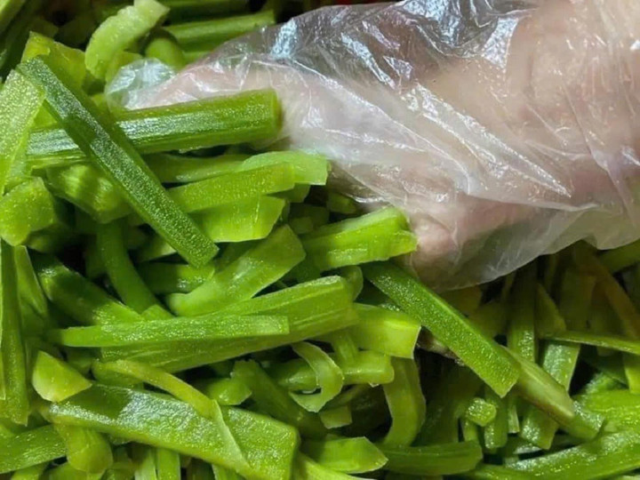 Trên thị trường, rau tiến vua có giá từ 350.000 - 550.000 đồng/kg. Ảnh: NVCC.