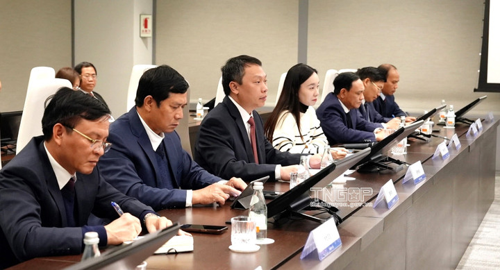 Đoàn công tác của tỉnh Thái Nguyên tại buổi làm việc.