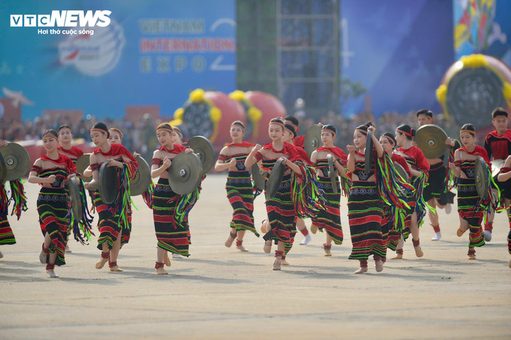 TRỰC TIẾP: Khai mạc Triển lãm Quốc phòng quốc tế Việt Nam 2024 - 8