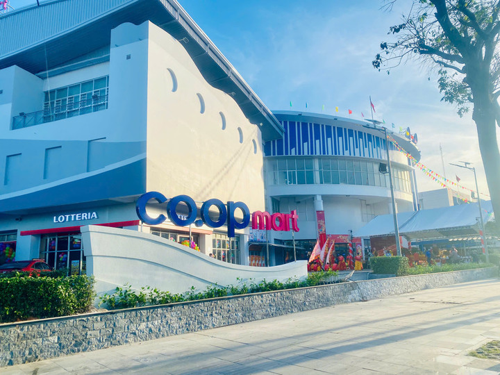 Co.opmart Phan Thiết trình làng diện mạo mới.