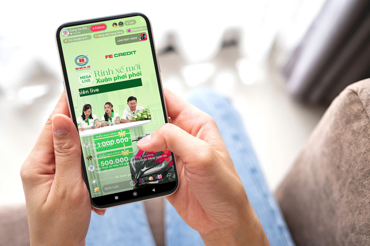 Quý khách theo dõi fanpage Facebook của FE CREDIT để cập nhật lịch các phiên livestream. (Ảnh: FE CREDIT)