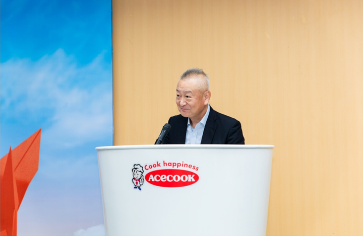 Ông Kaneda Hiroki - Tổng Giám đốc Acecook Việt Nam - phát biểu trong buổi Lễ trao học bổng AHS 2024.
