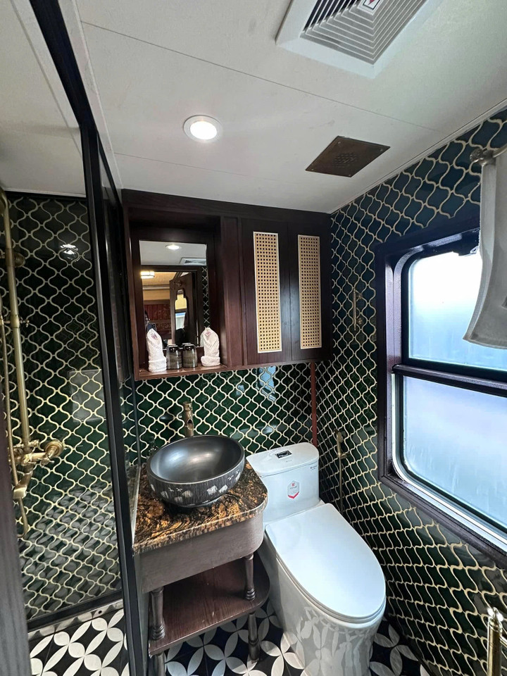 Nội thất đoàn tàu cũng được thiết kế tỉ mỉ, sang trọng. (Ảnh: PYS Travel)