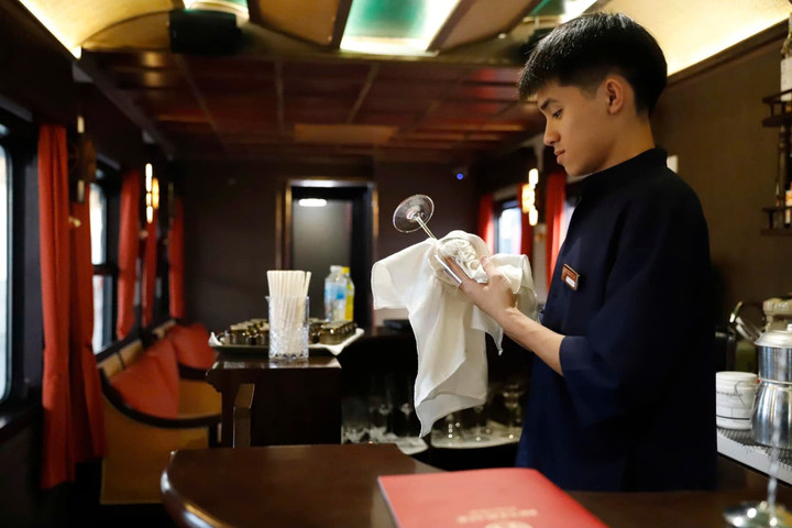 Vì dịch vụ được chuẩn bị kỹ càng nên giá vé rất đắt đỏ. Tong tháng 12, giá vé cho mỗi hành khách là 7.320 USD và từ năm 2025, giá vé sẽ tăng lên 8.610 USD. (Ảnh: PYS Travel)