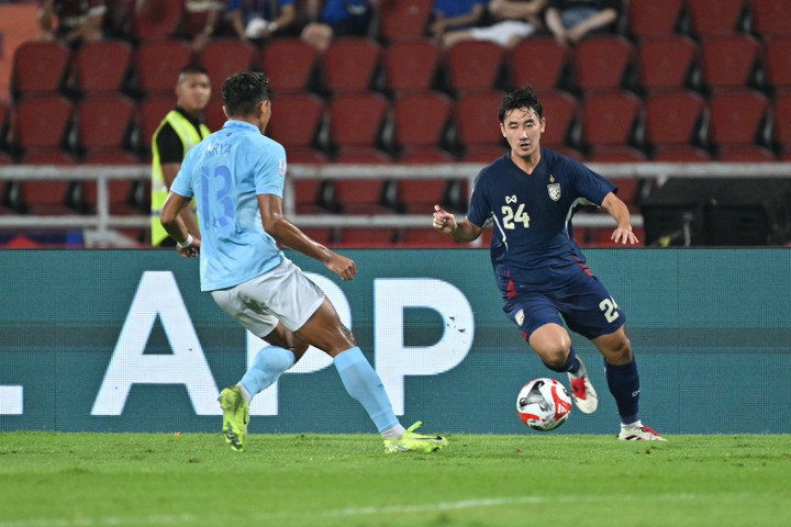 Thái Lan giành lại thế trận.