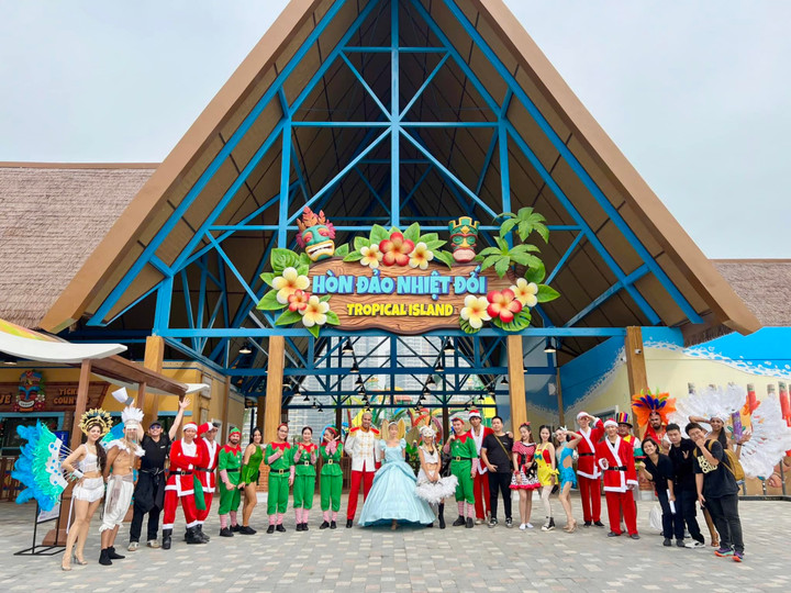 Rộn ràng chuỗi lễ hội Giáng sinh khắp ba miền của Vinpearl & VinWonders - 2