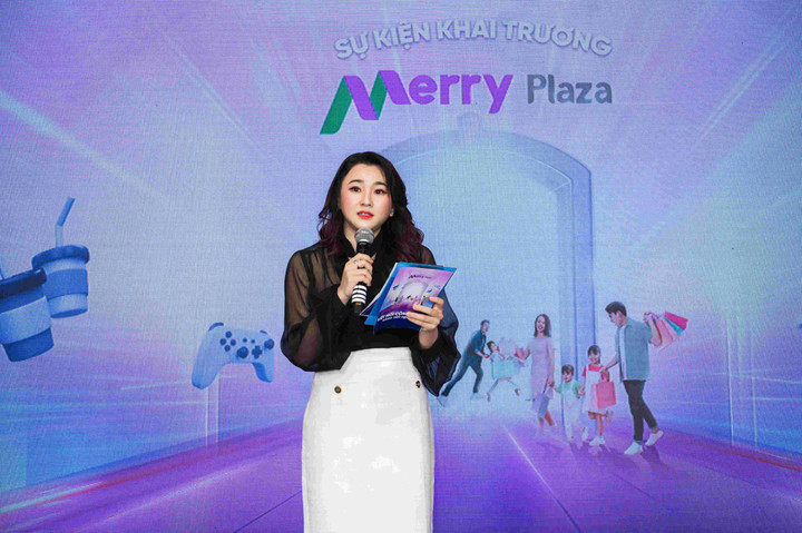 Bà Huỳnh Phi - Tổng Giám đốc MerryCom - phát biểu tại sự kiện khai trương Merry Plaza Saigon Mia.