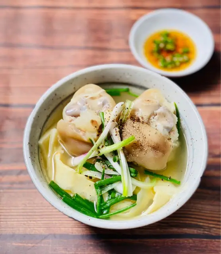 Món ăn này là thành phần quen thuộc trong mâm cơm mùa đông đặc trưng của miền Bắc. (Ảnh: Rose Truong)