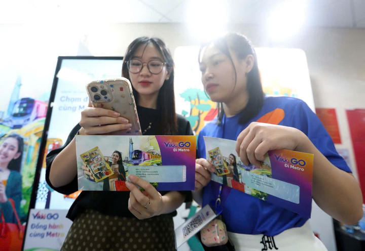 TP.HCM vận hành tuyến metro số 1, người dân nhận thẻ đi metro VikkiGO miễn phí - 4