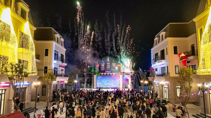 Sự kiện “Khai phố mở hội - Đón chào cư dân” cuối tuần qua khởi đầu cho chuỗi lễ hội tưng bừng tại Vinhomes Golden Avenue.