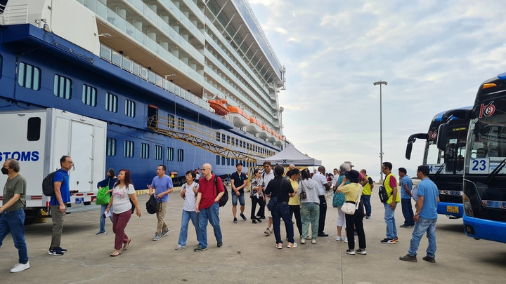 Đây là bến đỗ của nhiều tàu du lịch trọng tải lớn, hạng sang. (Ảnh: Bình Minh)