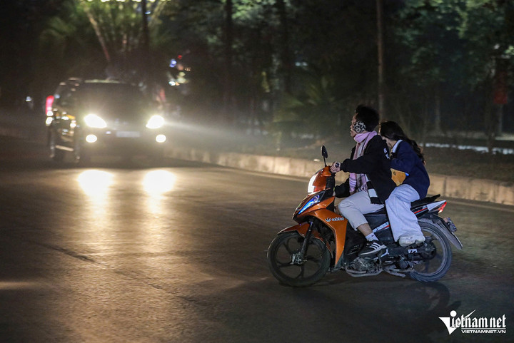 Cảnh sát 141 Hà Nội xử lý hàng loạt 'quái xế' trong đêm Noel - 5