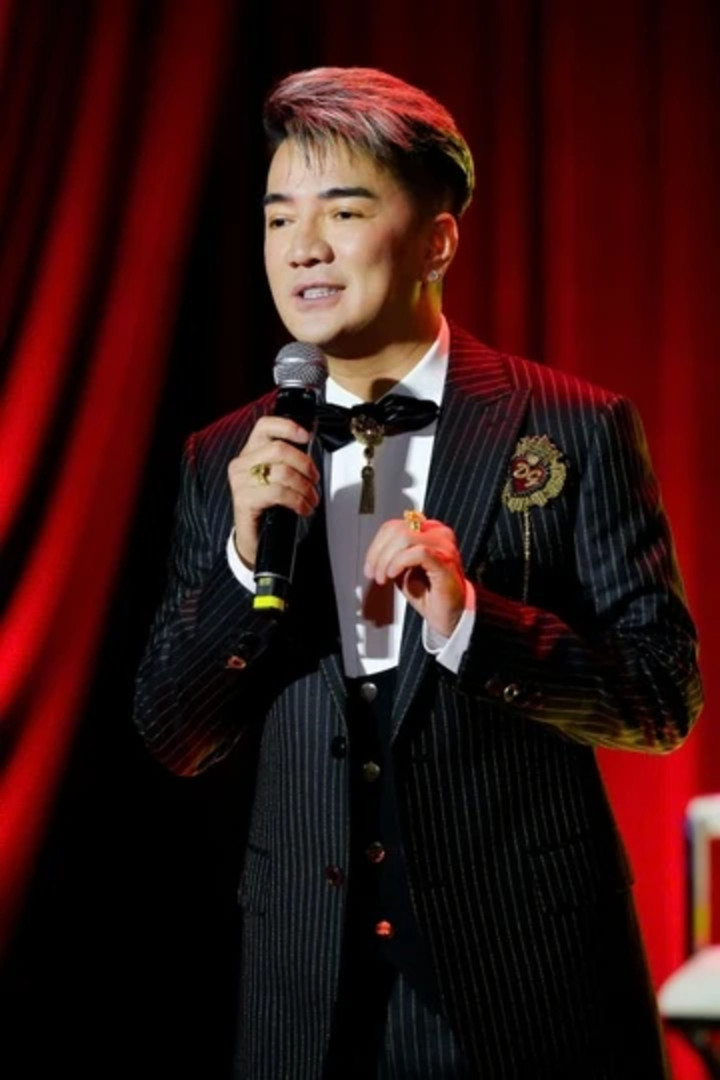 Đàm Vĩnh Hưng vướng nhiều ồn ào thời gian qua.