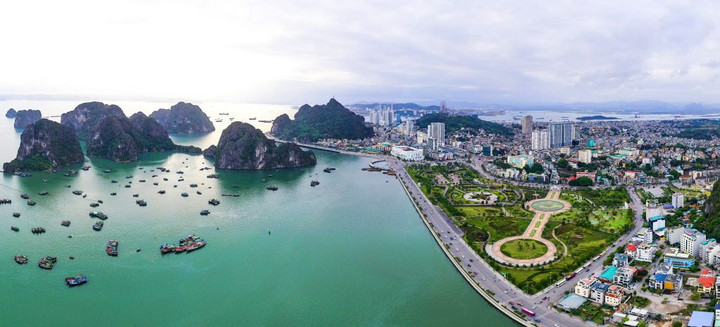 Gắn phát triển kinh tế xanh, kinh tế số, với kinh tế di sản là định hướng chiến lược trong phát triển bền vững TP Hạ Long. (Ảnh: Báo Quảng Ninh)