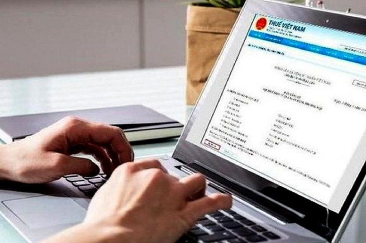 Bộ Tài chính đề xuất áp dụng tạm hoãn xuất cảnh trong trường hợp cá nhân, chủ hộ kinh doanh có số tiền thuế nợ từ 50 triệu đồng trở lên. (Ảnh minh họa)