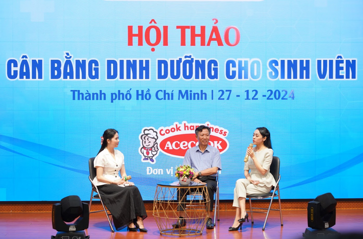 Hội thảo "Cân bằng dinh dưỡng cho sinh viên" tại Trường Đại học Công Thương TP.HCM. (Ảnh: Lương Ý)