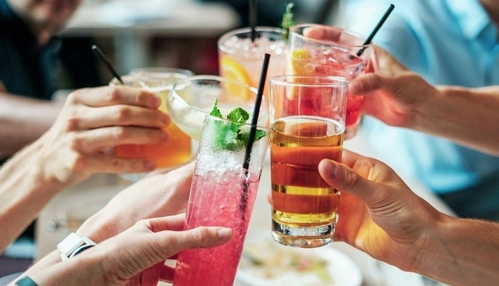 Nhiều loại thức uống càng uống càng hại thận nhưng không phải ai cũng biết. (Ảnh: Shutter Stock)