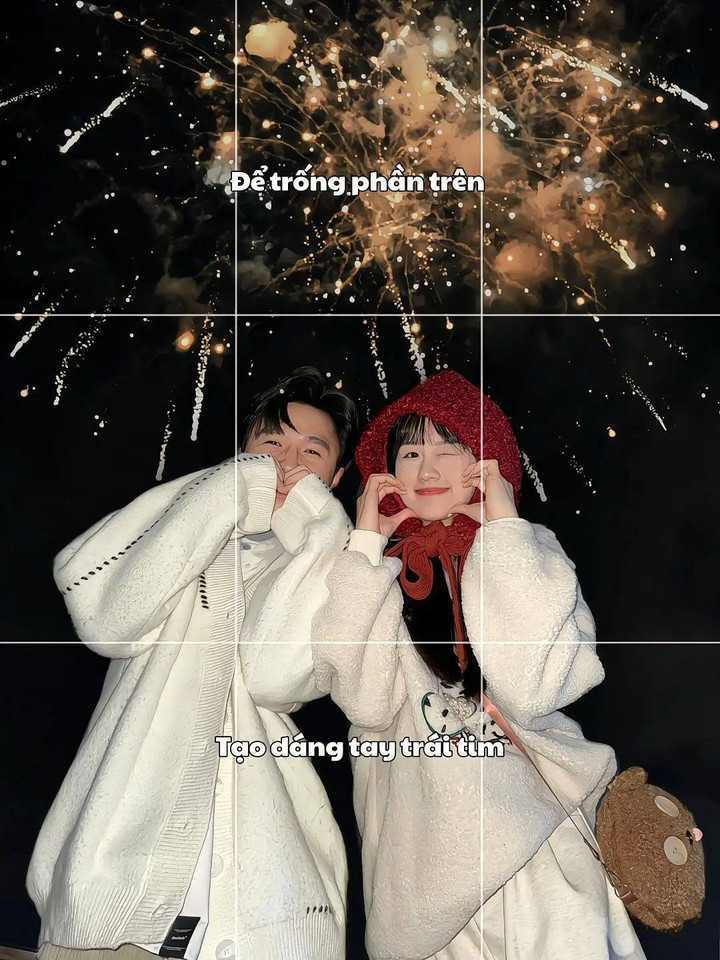 Tạo dáng tay trái tim cùng người yêu. (Ảnh: Huyền Myy)