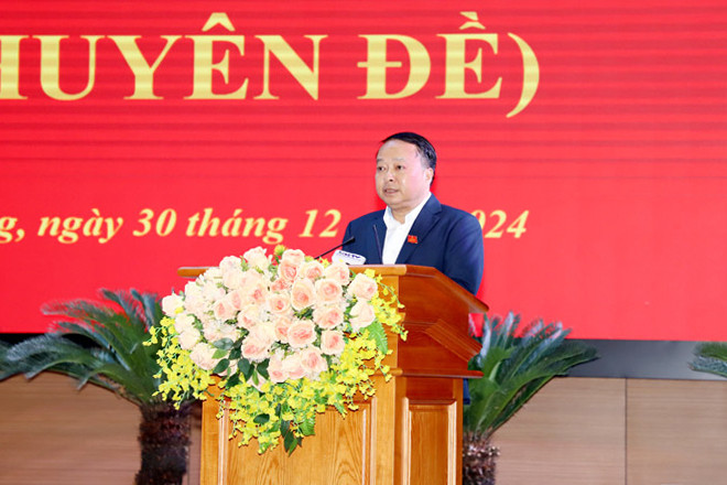 Tân Chủ tịch UBND tỉnh Hà Giang Phan Huy Ngọc phát biểu nhận nhiệm vụ. (Ảnh: Báo Hà Giang)