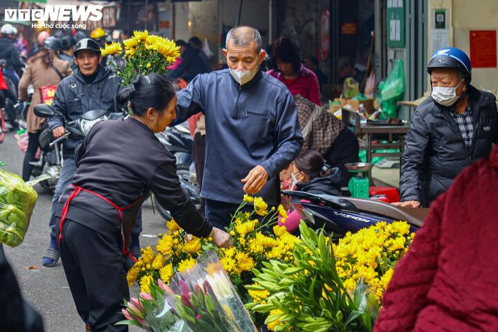 Thị trường mùng 1 cuối cùng của năm Giáp Thìn: Giá cau tăng gấp đôi - 7