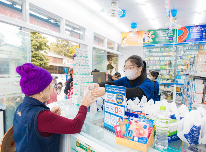 Giờ đây, người dân ở những vùng xa xôi được tiếp cận được nguồn thuốc tốt, giá tốt dễ dàng hơn.