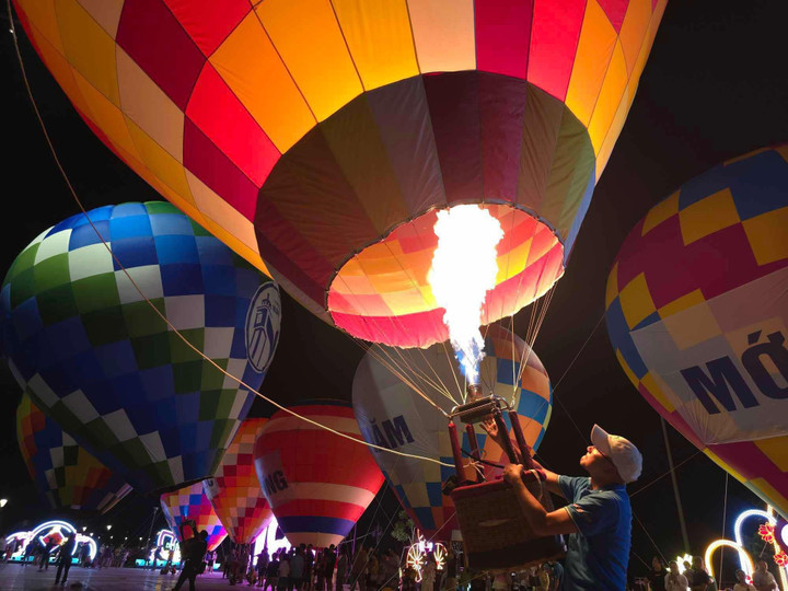 Với chủ đề "Bay cao thành phố của tôi", lễ hội sẽ diễn ra trong sáng ngày 1 - 2/1/2025, tổng 12 quả khinh khí cầu.