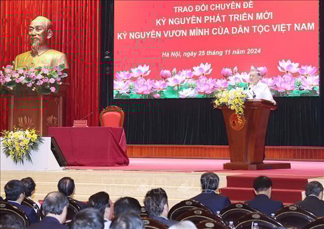 Tổng Bí thư Tô Lâm trao đổi chuyên đề “Kỷ nguyên phát triển mới - Kỷ nguyên vươn mình của dân tộc Việt Nam”. (Ảnh: Thống Nhất/TTXVN)