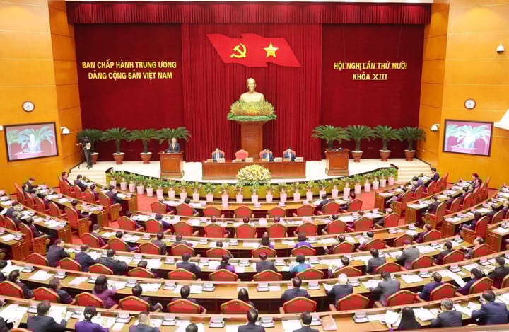 Phiên khai mạc Hội nghị Trung ương lần thứ 10, khóa XIII. (Ảnh: TTXVN)