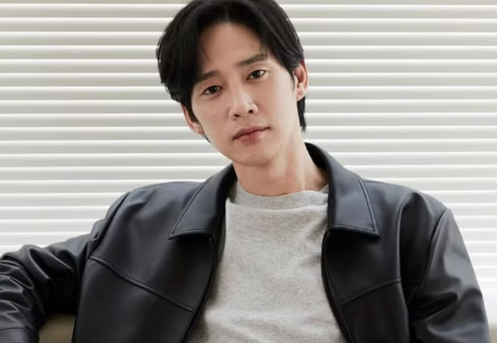 Park Sung Hoon rút khỏi phim mới vì bị tẩy chay.