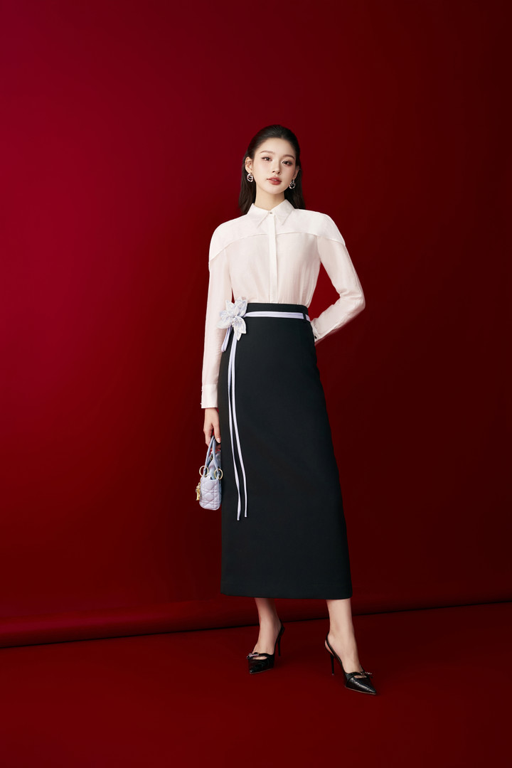Gợi ý trang phục công sở cho quý cô trong mùa lễ hội - 6