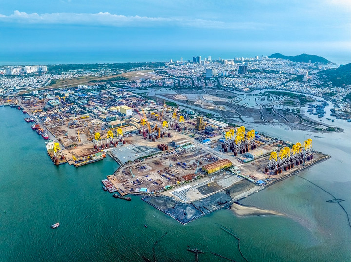 Trung tâm công nghiệp năng lượng và hậu cần kỹ thuật PTSC.