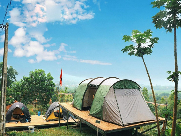 Sơn Tinh Camp đang nổi lên là một địa điểm camping rất được lòng các tín đồ du lịch.