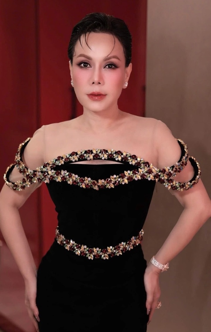 Nghệ sĩ Việt Hương.