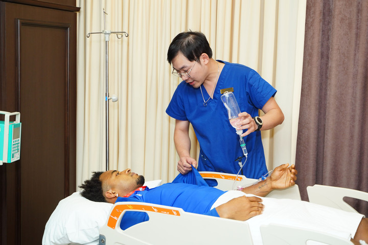 Xuân Son được các bác sĩ theo dõi sát sao. (Ảnh: BVCC)