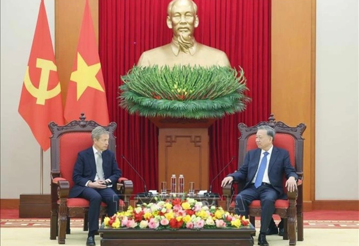 Tổng Bí thư Tô Lâm tiếp ông Nicholas Berggruen, Nhà sáng lập, Chủ tịch Công ty đầu tư Berggruen Holdings và Viện Berggruen. (Ảnh TTXVN)